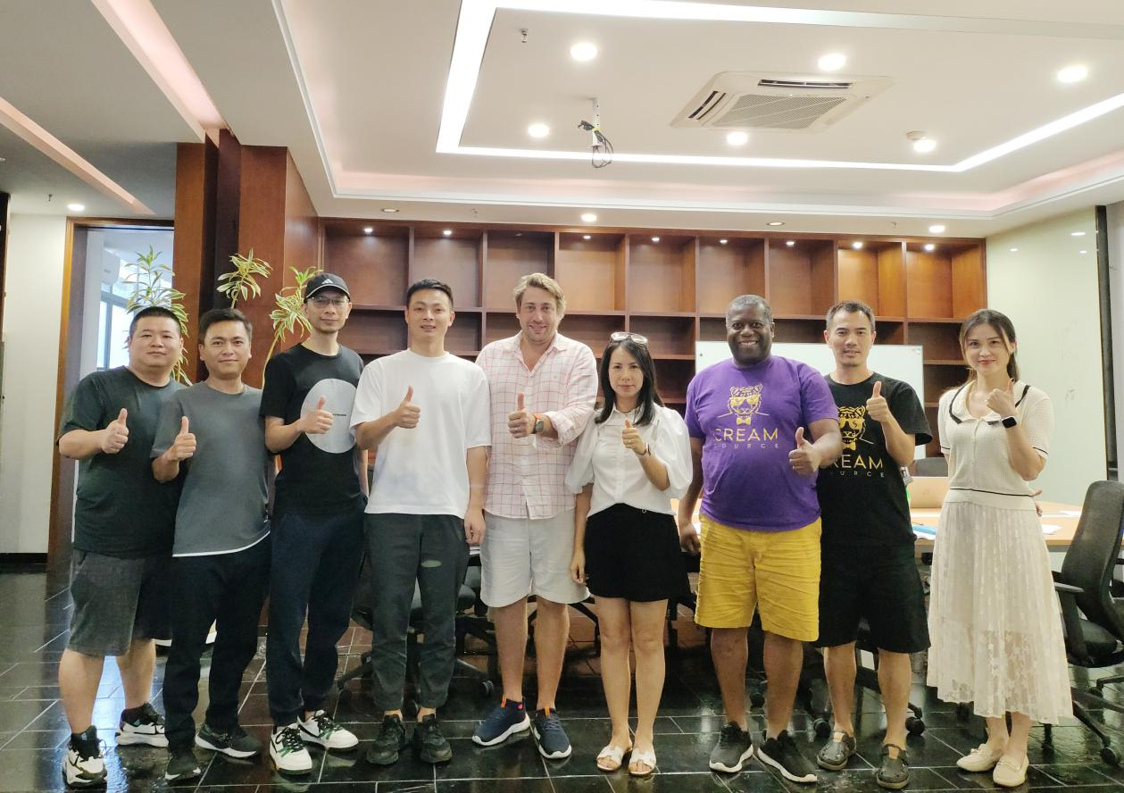 易筑设计丨800㎡工业风办公室设计，低调高级！
