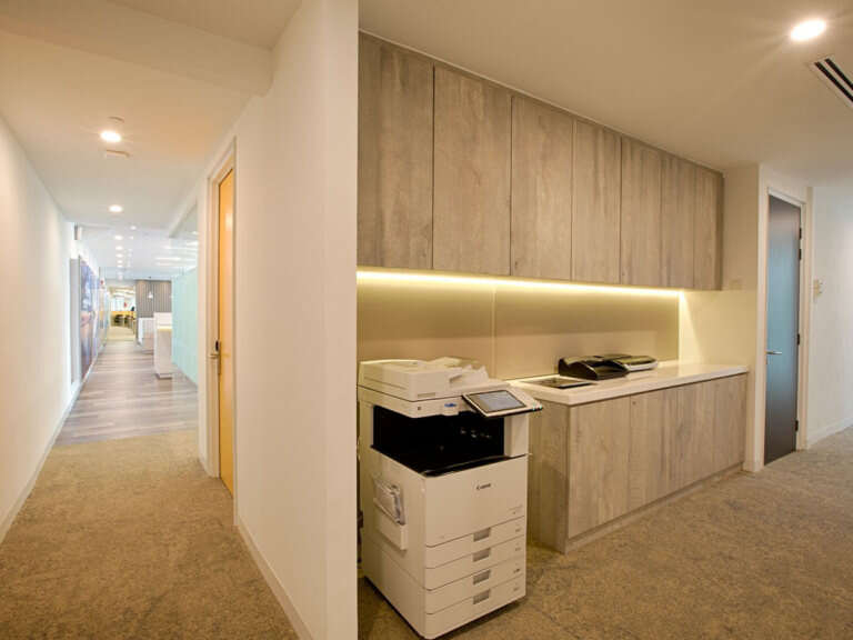 雷格斯香料合作办公室设计，采用现代办公室装修风格