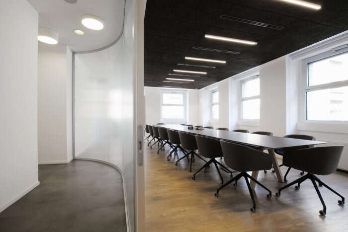 E-Novia办公室装修设计，简约清晰感，具有创新性效果