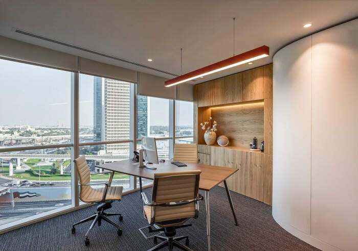 恢复顾问办公室设计，创造现代优雅的外观效果