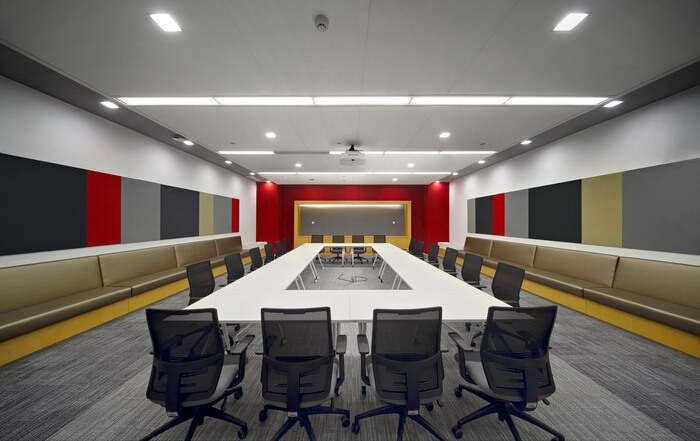 办公室装修设计中如何搭配色彩，才能体现出更多的生机和活力？