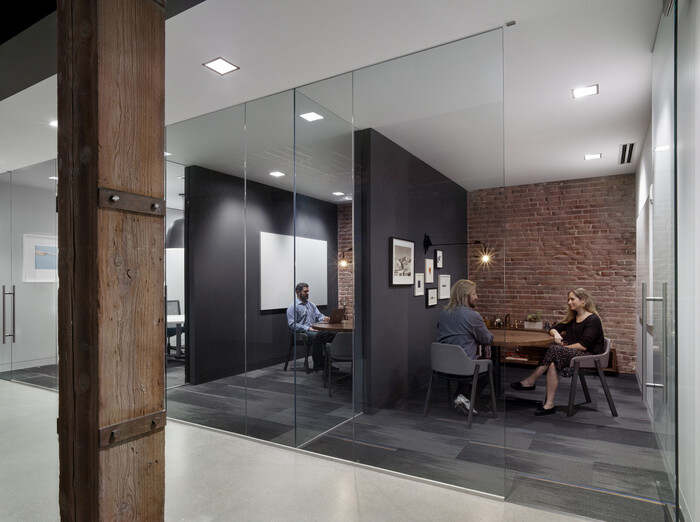 Weebly办公室装修改造，开放式办公环境