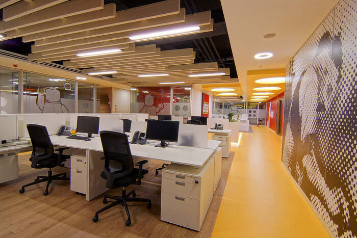 乐高办公室装修设计，采用双层玻璃提高舒适感