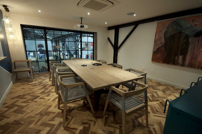 Nando's办公室装修设计，采用工艺可持续设计技术