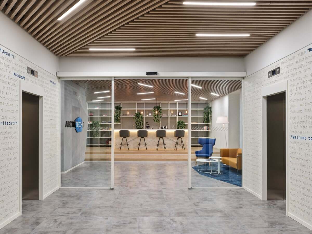 办公室设计中色彩如何搭配才能给人一种舒适自然的办公环境呢？