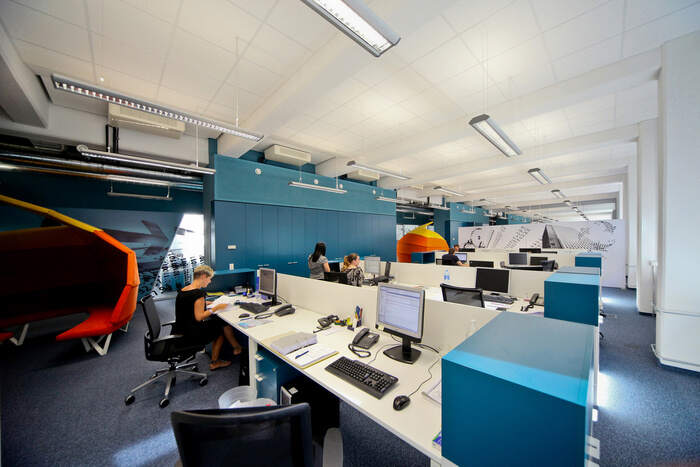 Wirtschaftsblatt公司办公室设计，拥有新鲜动态办公环境
