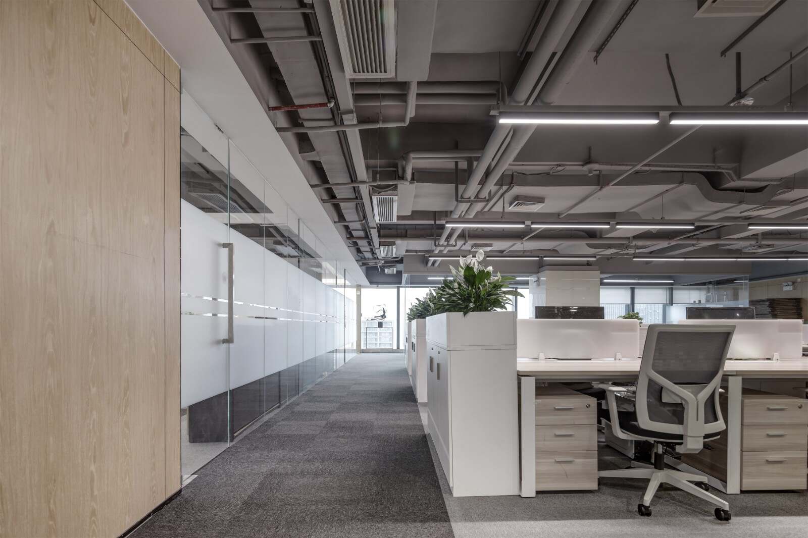 办公室装修设计中根据公司行业选风格