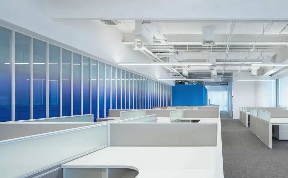 设计赏析丨用色简单大胆-国际知名物流企业办公室