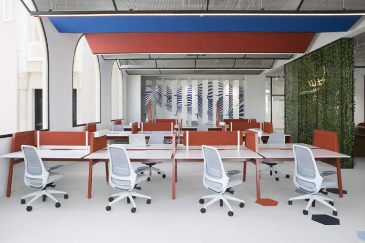 深圳小型办公室装修项目该如何设计显得高大上？