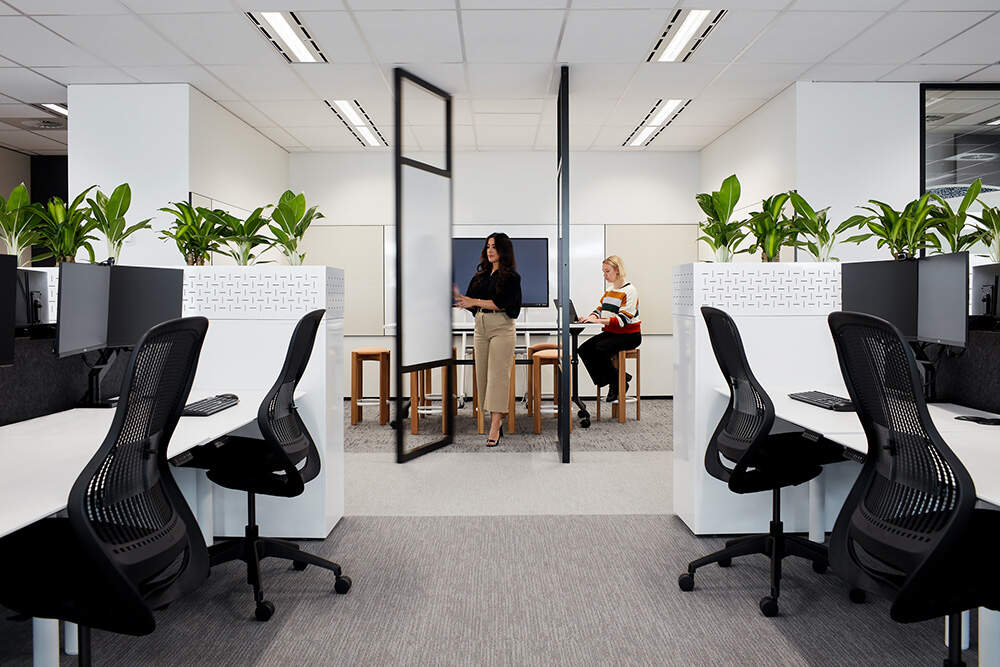 绿色植物与室内景观的办公室装修