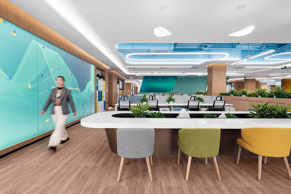 创意与现代融合：深圳办公室装修灵感