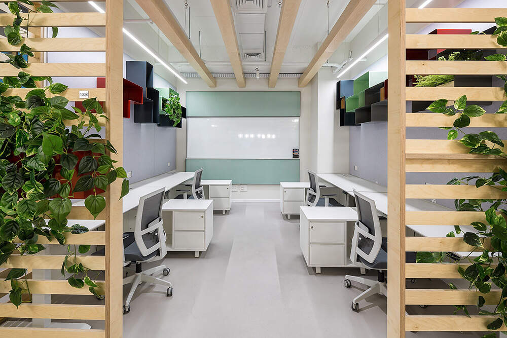 室内植物与自然元素：绿色生态的深圳办公室装修策略