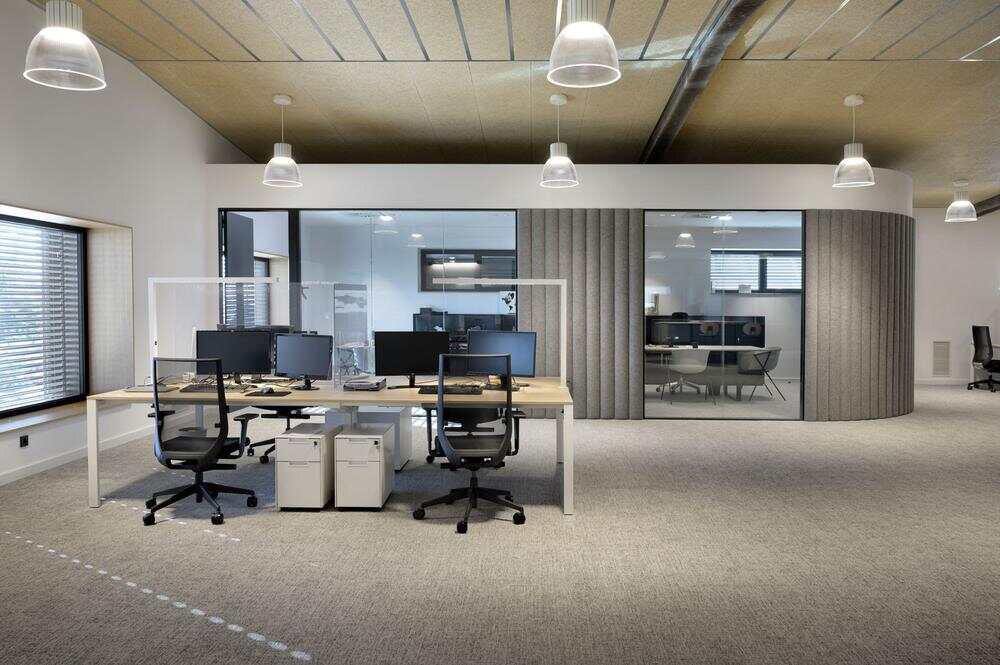 科技元素融入办公室装修设计的未来趋势